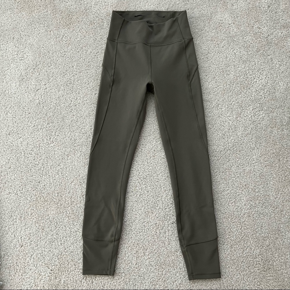 Lululemon in movement leggings